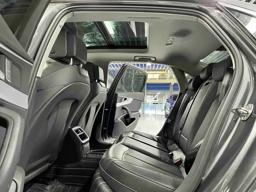 Audi a4 l 2022 40 TFSI Fashion Dynamic Edition 2024 — миниатюра 3