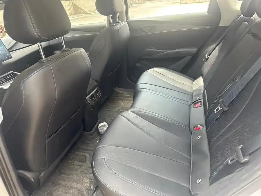 BYD Seal 06 Seal 06 2026 DM-i Super Enjoy Edition 210KM Premium Model 2026 — миниатюра 2