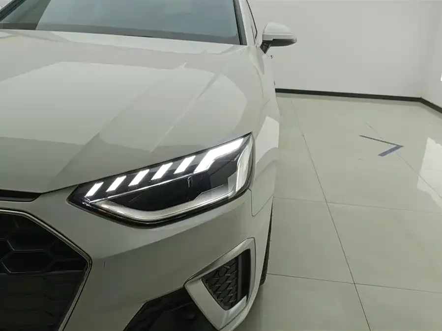Audi a4 l 2022 40 TFSI Fashion Dynamic Edition 2023 — миниатюра 5