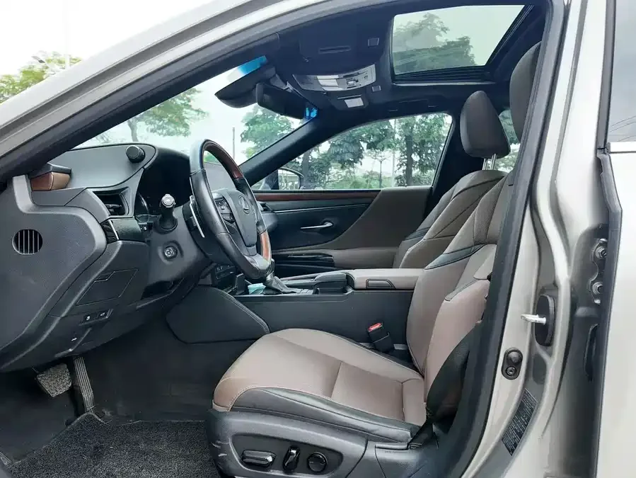 Lexus ES 2020 200 Luxury Edition 2022 — миниатюра 2
