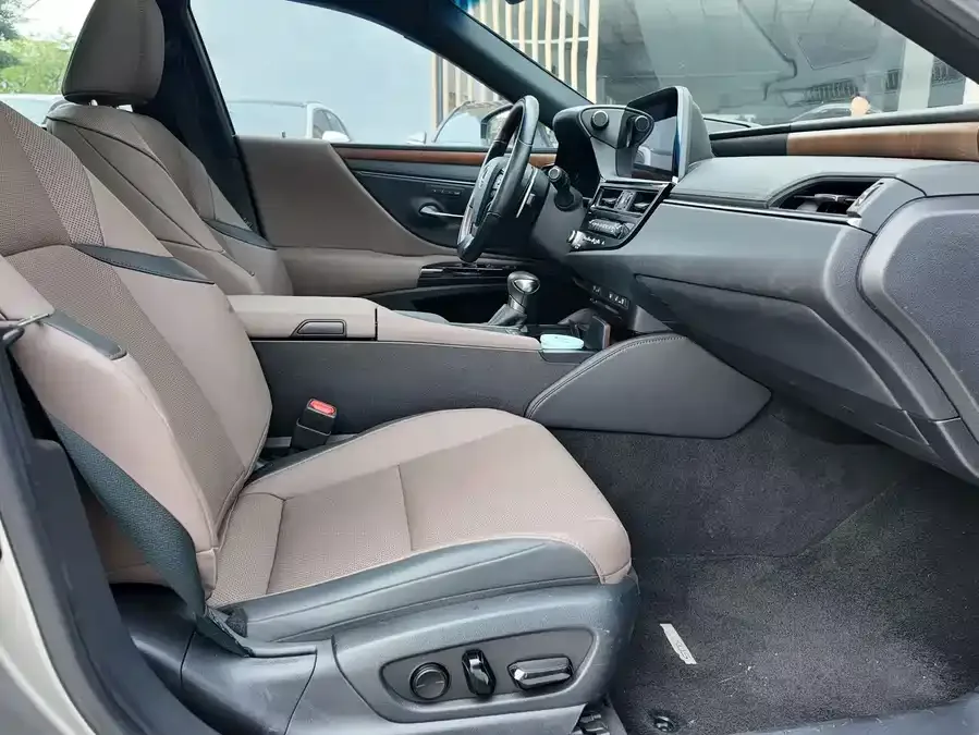 Lexus ES 2020 200 Luxury Edition 2022 — миниатюра 3