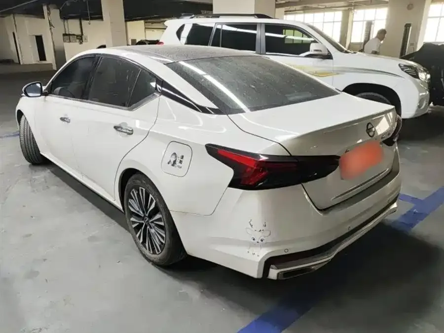 Nissan Altima Teana 2022 2.0L XL-Upr Premium Edition 2024 — миниатюра 5