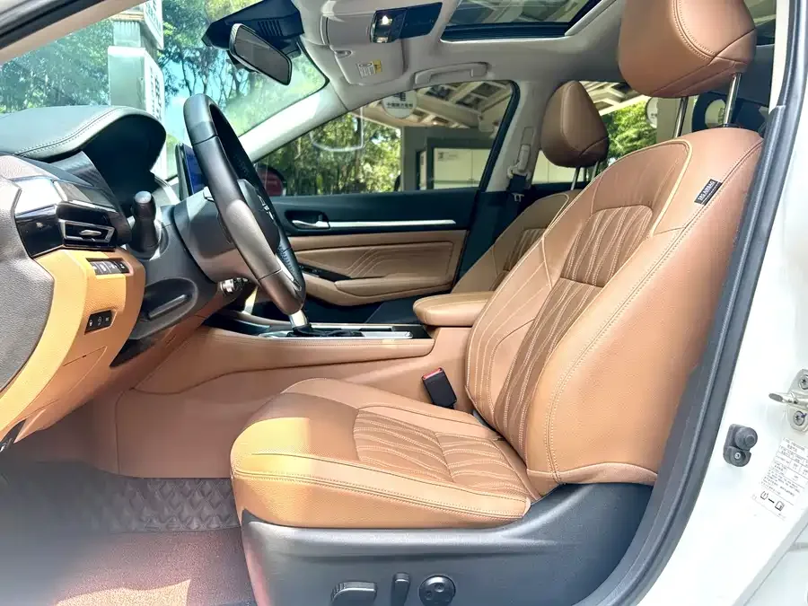 Nissan Altima Teana 2022 2.0L XL-Upr Premium Edition 2024 — миниатюра 3