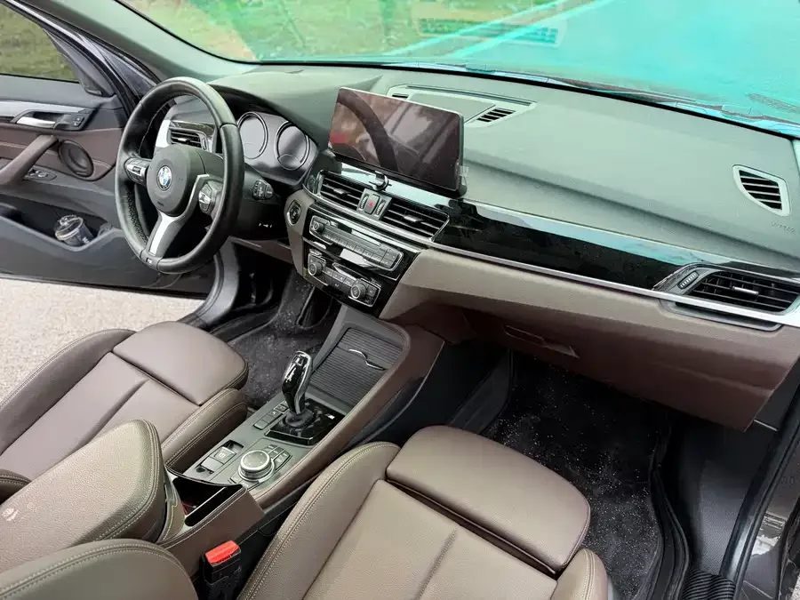 BMW X1 2022 sDrive25Li Leading Edition 2022 — миниатюра 4