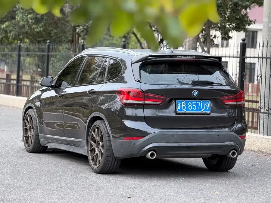 BMW X1 2022 sDrive25Li Leading Edition 2022 — миниатюра 5