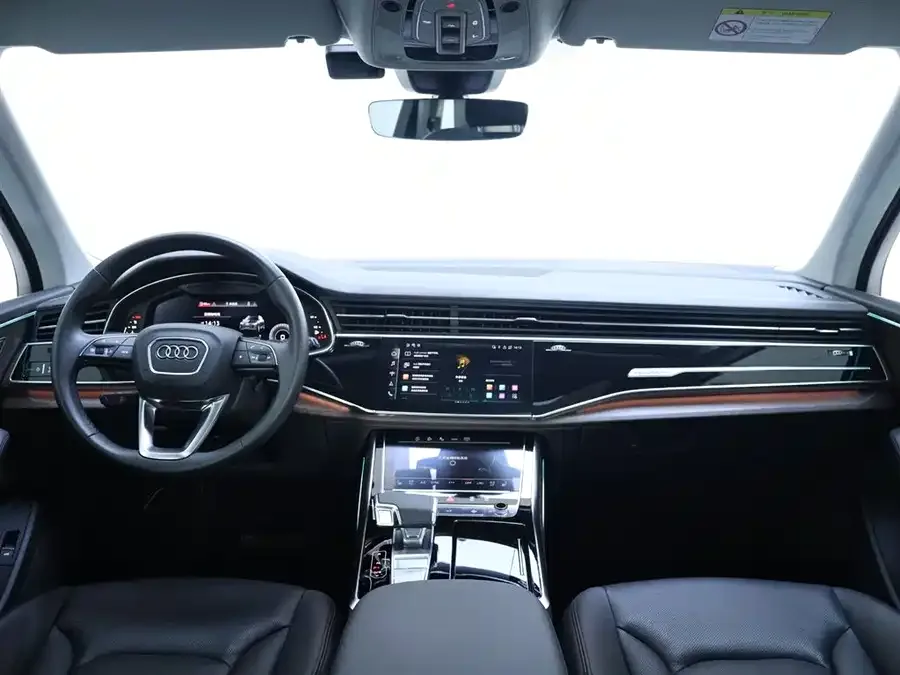 Audi Q7 2023 45 TFSI quattro S line sports model 2023 — миниатюра 4
