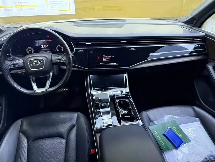 Audi Q7 2022 55 TFSI quattro S line sports model 2023 — миниатюра 3