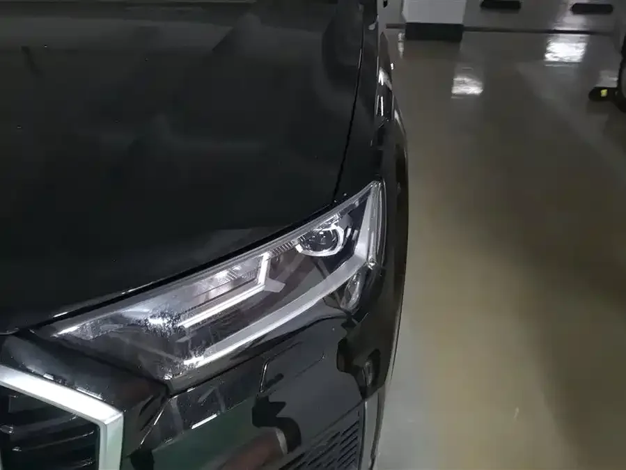Audi Q7 2022 55 TFSI quattro S line sports model 2023 — миниатюра 5
