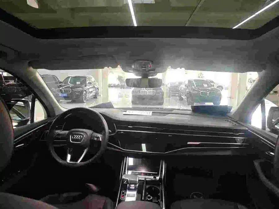 Audi Q7 2024 45 TFSI quattro S line Black Warrior 2024 — миниатюра 3