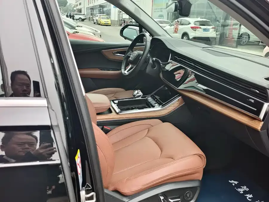 Audi Q7 2021 55 TFSI quattro S line Premium Edition 2022 — миниатюра 2