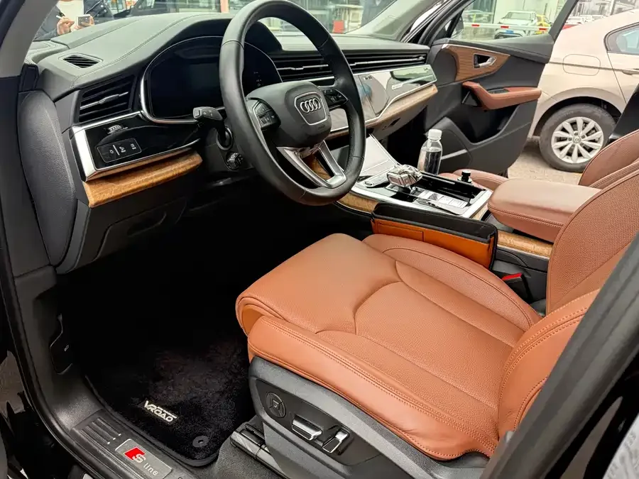 Audi Q7 2021 55 TFSI quattro S line Premium Edition 2022 — миниатюра 4