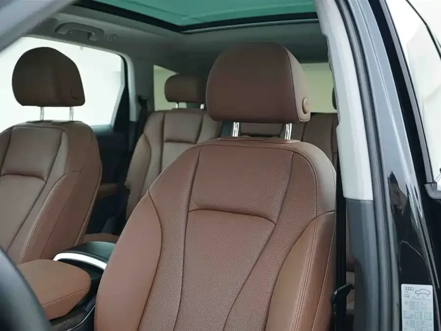Audi Q7 2023 45 TFSI quattro S line sports model 2023 — миниатюра 4