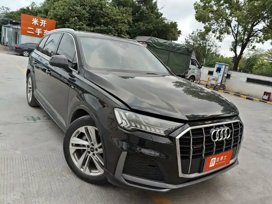Audi Q7 2021 45 TFSI quattro S line sports model 2022 — миниатюра 4