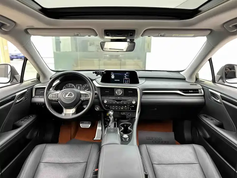 Lexus RX 2020 facelift 300 four-wheel drive elegant version 2022 — миниатюра 2