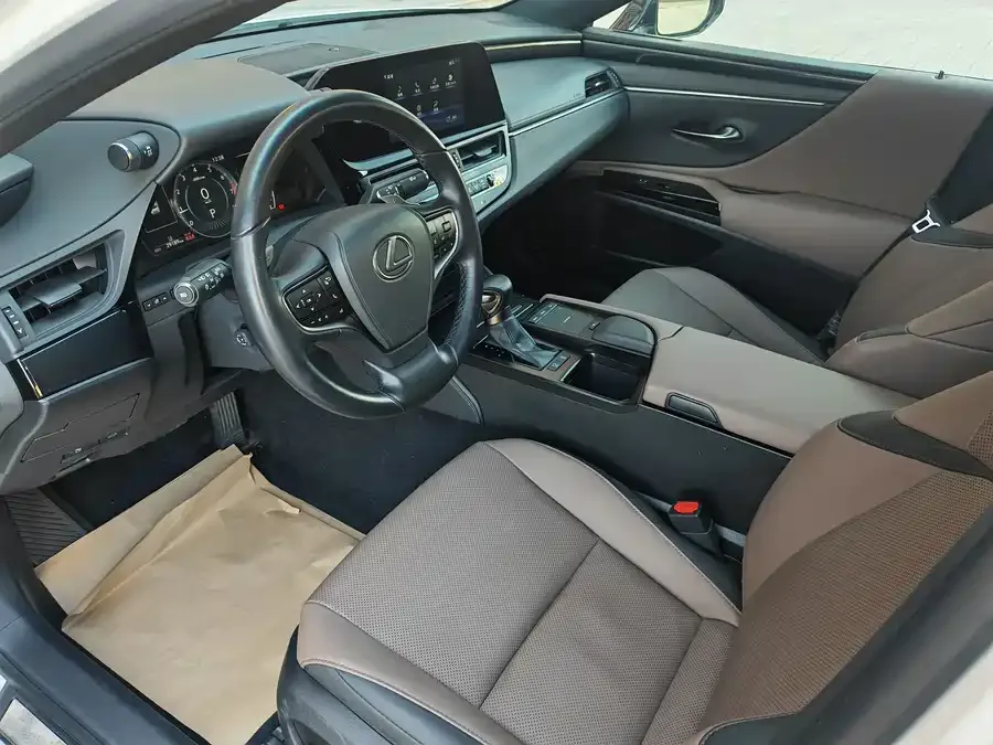 Lexus ES 2022 200 Excellence Edition 2022 — миниатюра 3