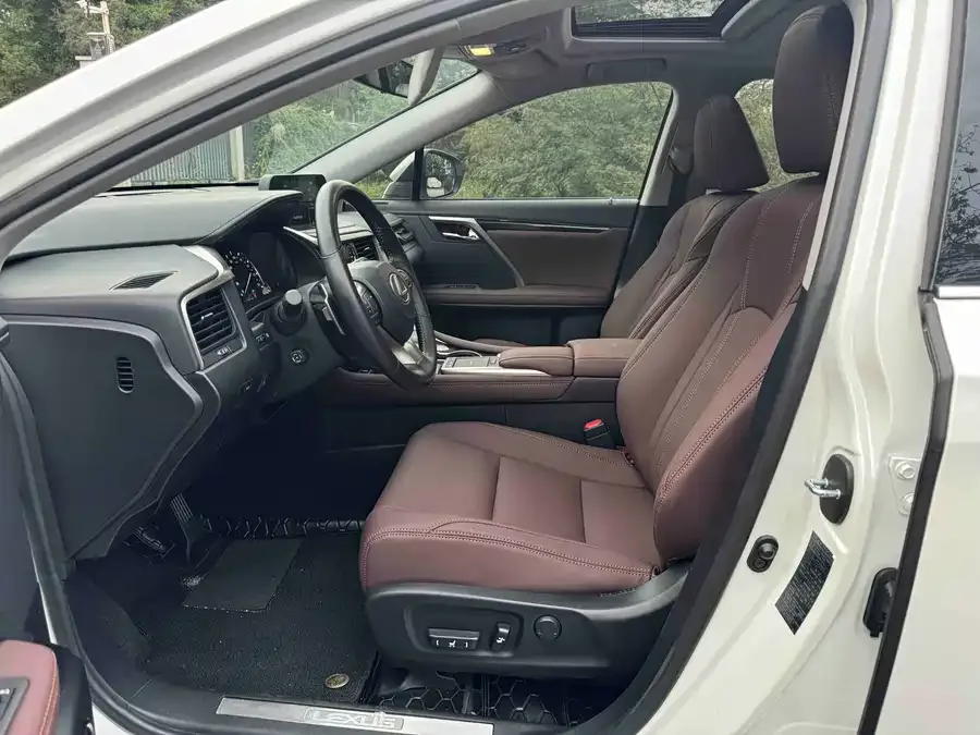 Lexus RX 2020 facelift 300 two-wheel drive elite version 2022 — миниатюра 4