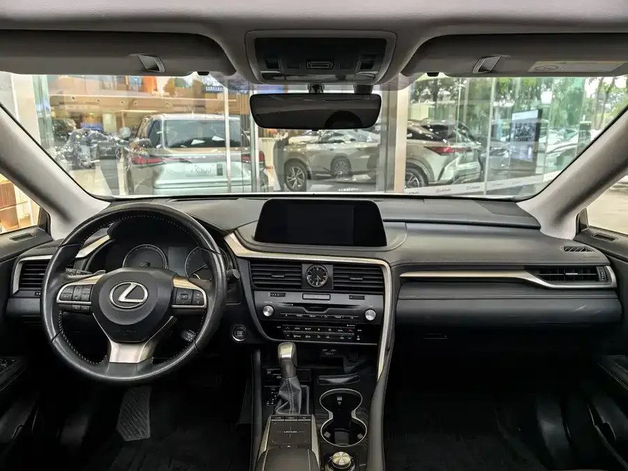 Lexus RX 2020 facelift 300 two-wheel drive elite version 2022 — миниатюра 3