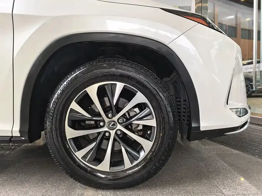 Lexus RX 2020 facelift 300 two-wheel drive elite version 2022 — миниатюра 4