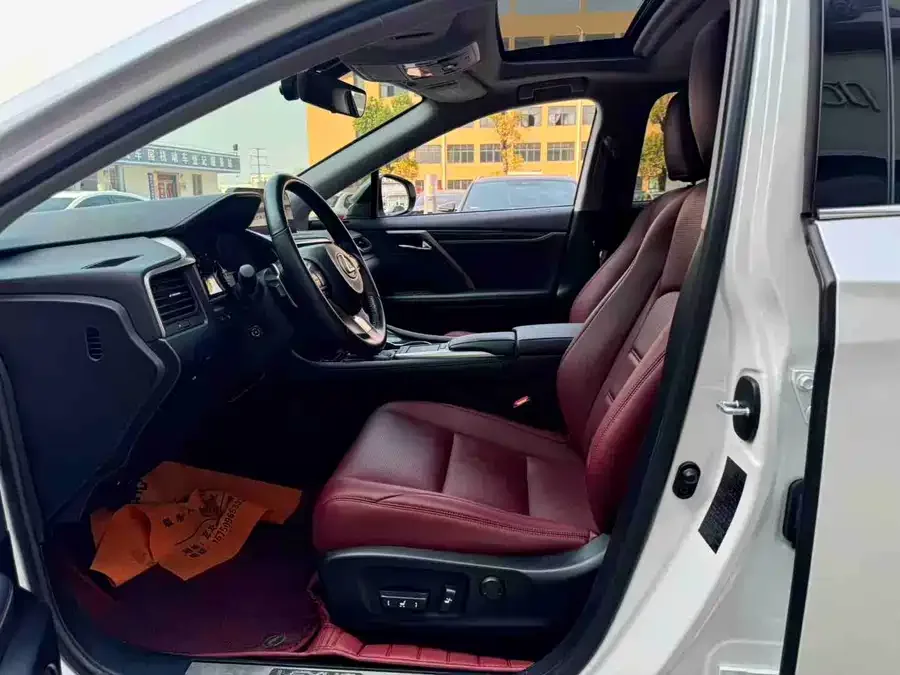 Lexus RX 2020 facelift 300 two-wheel drive elite version 2022 — миниатюра 4