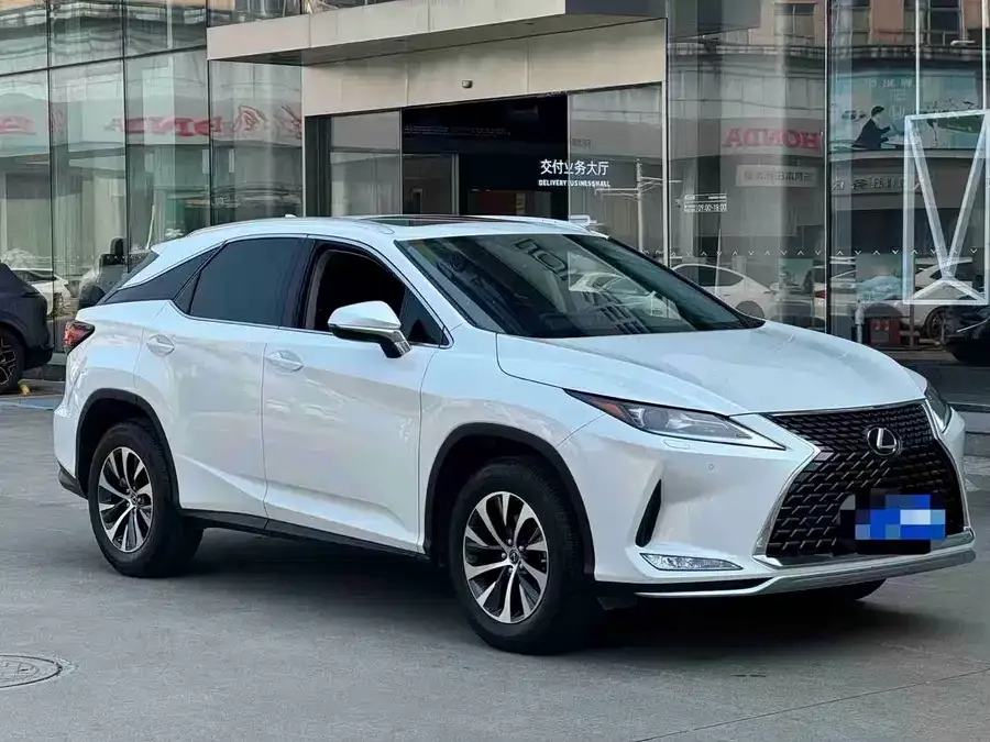 Lexus RX 2020 facelift 300 two-wheel drive elite version 2022 — фото 1, купить с доставкой в Москву