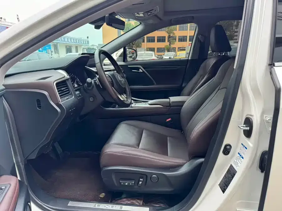 Lexus RX 2020 facelift 300 four-wheel drive elegant version 2022 — миниатюра 4