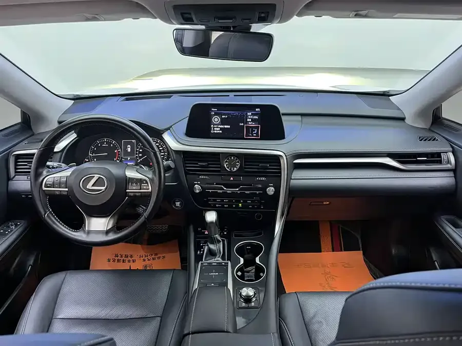 Lexus RX 2020 facelift 300 four-wheel drive elegant version 2022 — миниатюра 3