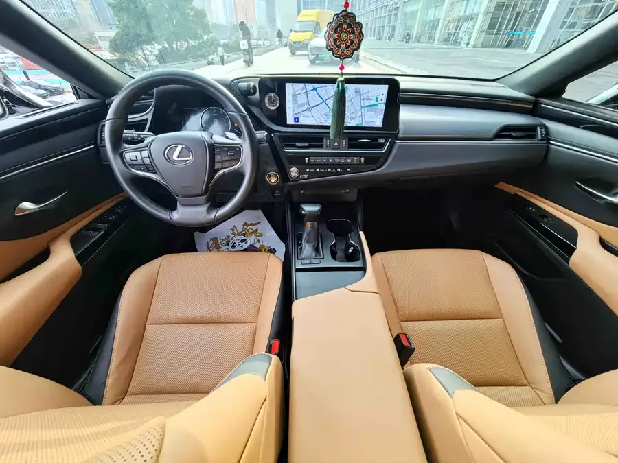 Lexus ES 2024 200 Premium Edition 2024 — миниатюра 5