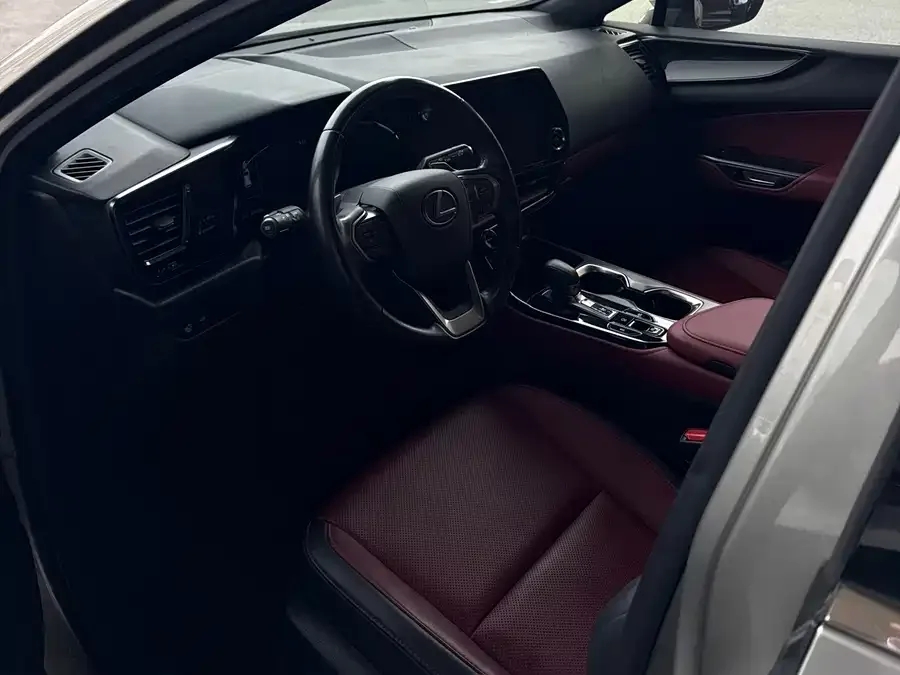 Lexus NX 2022 350h front-wheel drive Chuangyue Edition 2023 — миниатюра 3