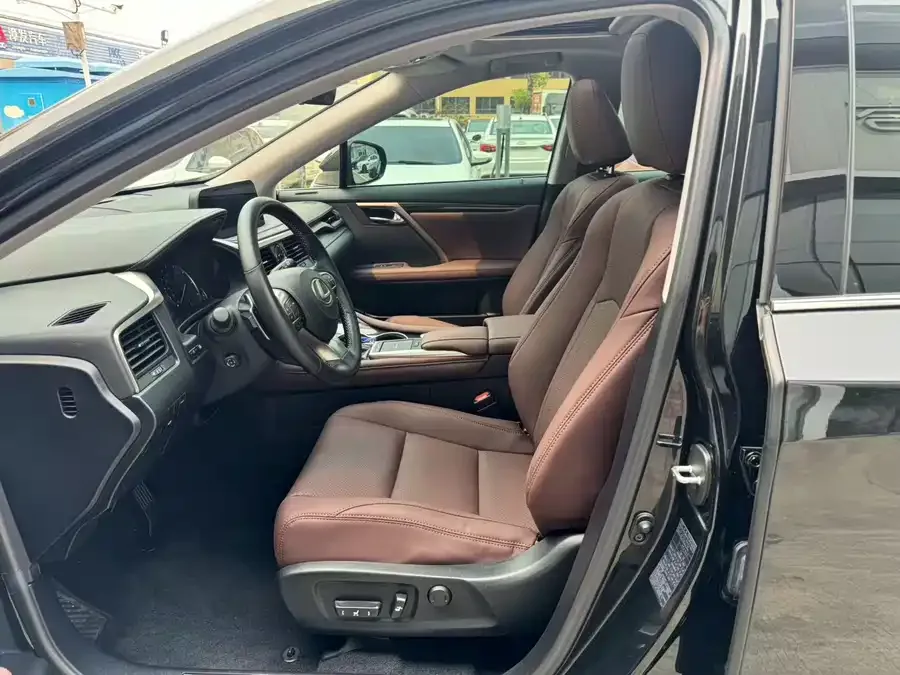 Lexus RX 2020 facelift 300 two-wheel drive elite version 2022 — миниатюра 4
