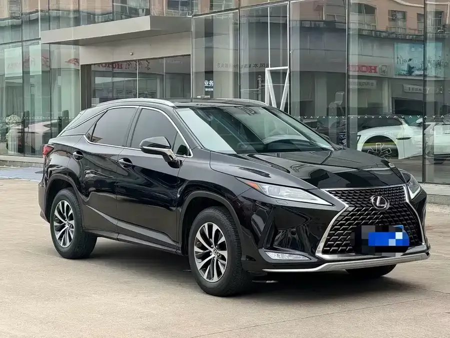 Lexus RX 2020 facelift 300 two-wheel drive elite version 2022 — фото 1, купить с доставкой в Москву