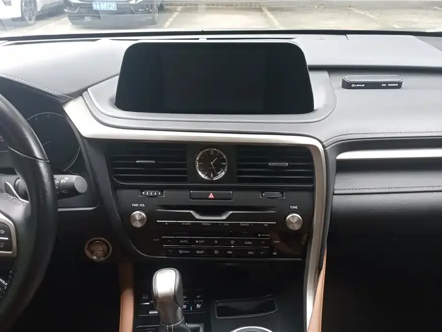 Lexus RX 2020 facelift 300 four-wheel drive elegant version 2022 — миниатюра 4