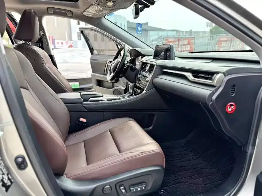 Lexus RX 2021 300 four-wheel drive special edition 2022 — миниатюра 2