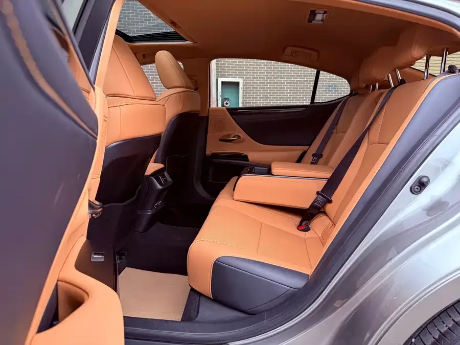 Lexus ES 2021 260 Excellence Edition 2022 — миниатюра 2