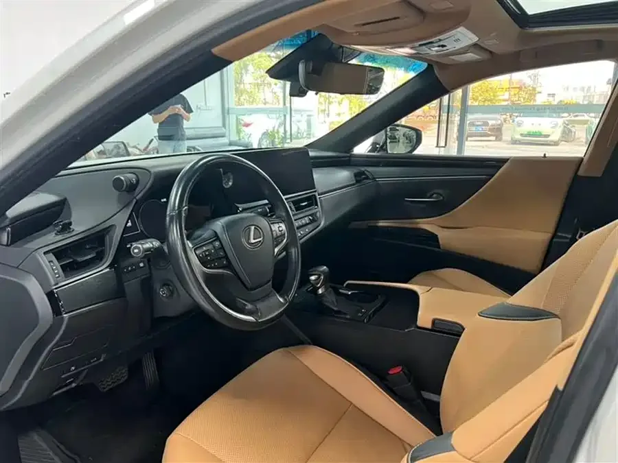 Lexus ES 2022 300h Excellence Edition 2023 — миниатюра 4