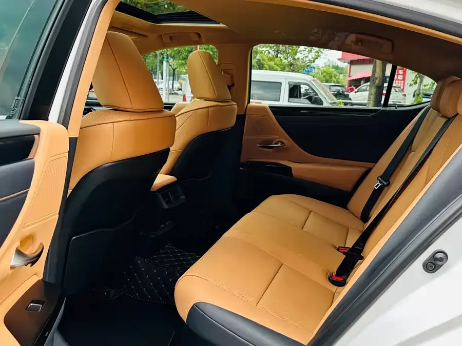 Lexus ES 2022 300h Excellence Edition 2023 — миниатюра 4