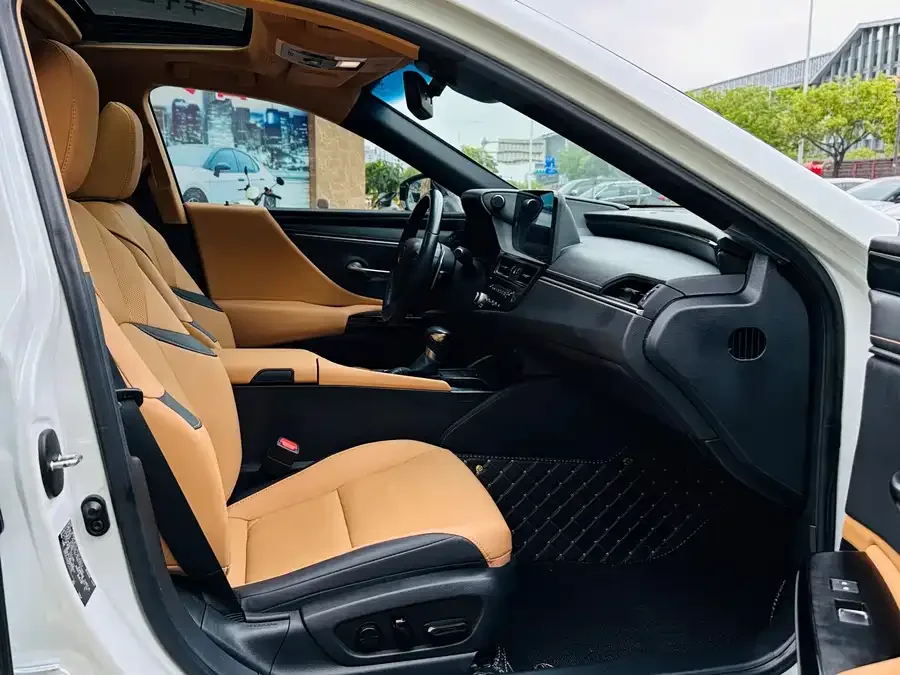 Lexus ES 2022 300h Excellence Edition 2023 — миниатюра 5