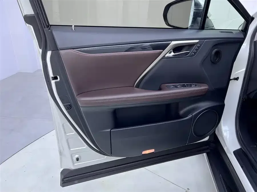 Lexus RX 2020 facelift 300 four-wheel drive elegant version 2022 — миниатюра 5