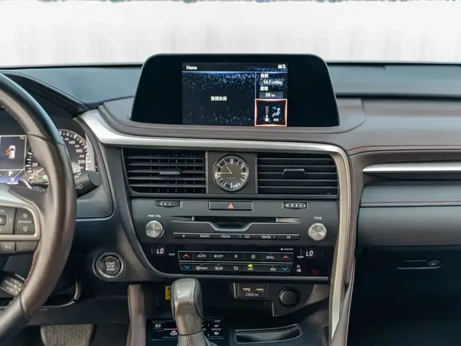 Lexus RX 2020 facelift 300 two-wheel drive comfort version 2022 — миниатюра 4