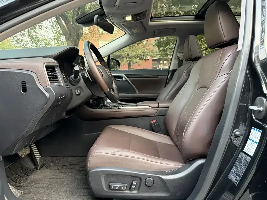 Lexus RX 2020 facelift 300 four-wheel drive elegant version 2022 — миниатюра 2