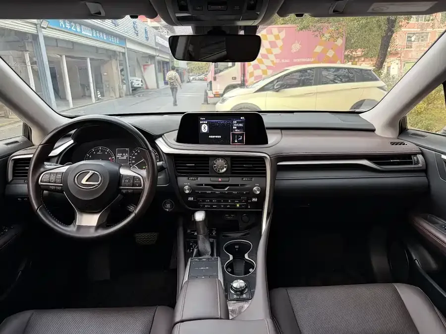 Lexus RX 2020 facelift 300 four-wheel drive elegant version 2022 — миниатюра 3