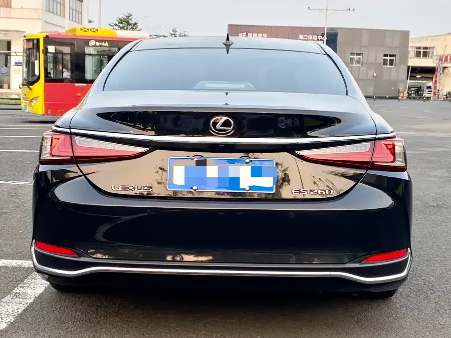 Lexus ES 2023 260 Excellence Edition 2023 — миниатюра 2
