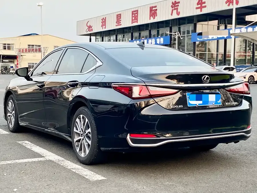 Lexus ES 2023 260 Excellence Edition 2023 — миниатюра 4
