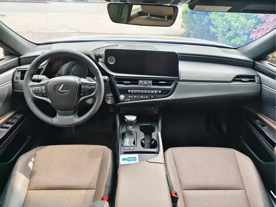 Lexus ES 2023 260 Excellence Edition 2023 — миниатюра 2