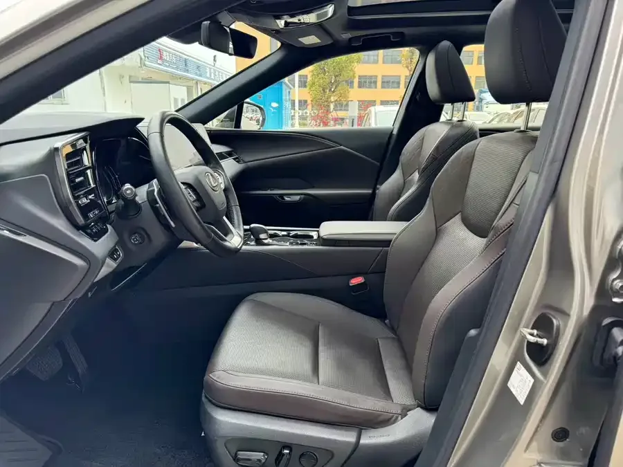 Lexus RX 2023 350h 4WD Pure Edition 2023 — миниатюра 4