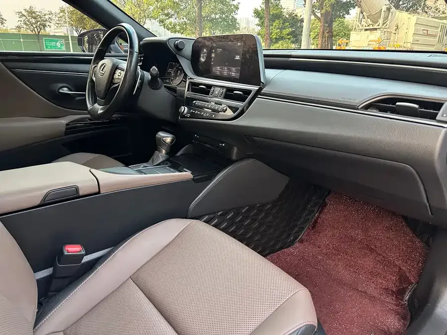 Lexus ES 2022 200 Excellence Edition 2022 — миниатюра 3