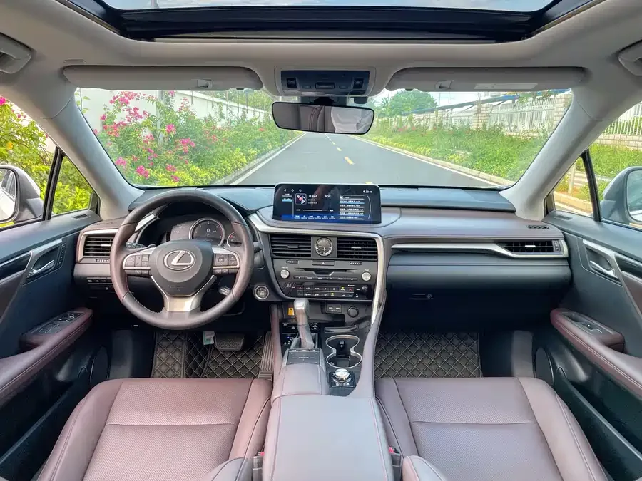 Lexus RX 2020 facelift 300 four-wheel drive elegant version 2022 — миниатюра 2