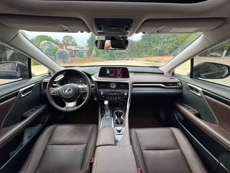 Lexus RX 2020 facelift 300 four-wheel drive elegant version 2022 — миниатюра 2