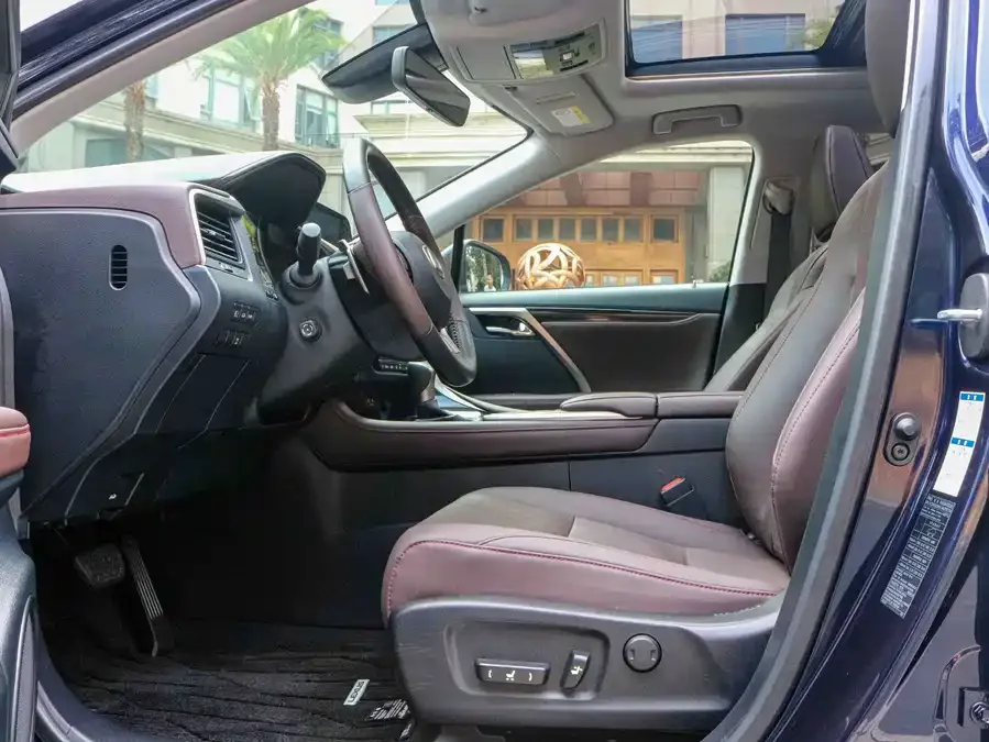 Lexus RX 2020 facelift 300 four-wheel drive elegant version 2022 — миниатюра 4