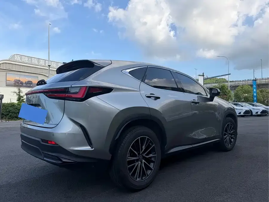 Lexus NX 2023 350h front-wheel drive Chuangyue Edition 2023 — миниатюра 5