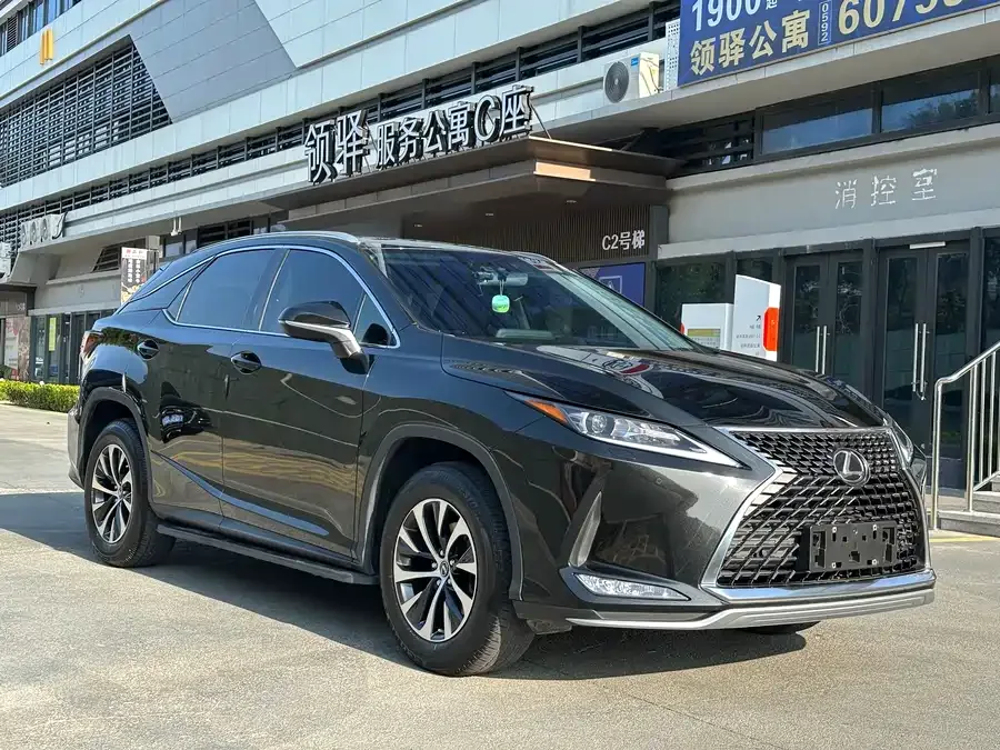 Lexus RX 2020 facelift 300 two-wheel drive elite version 2022 — фото 1, купить с доставкой в Москву